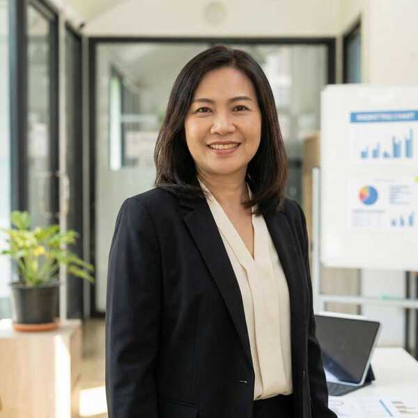 黄色仓库心理顾问陈思琪